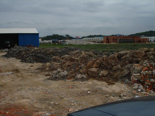 先吸沙再填土后建房—是歹人破坏湿地的目的地.jpg