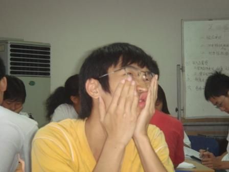 欧承鑫在干吗？.JPG