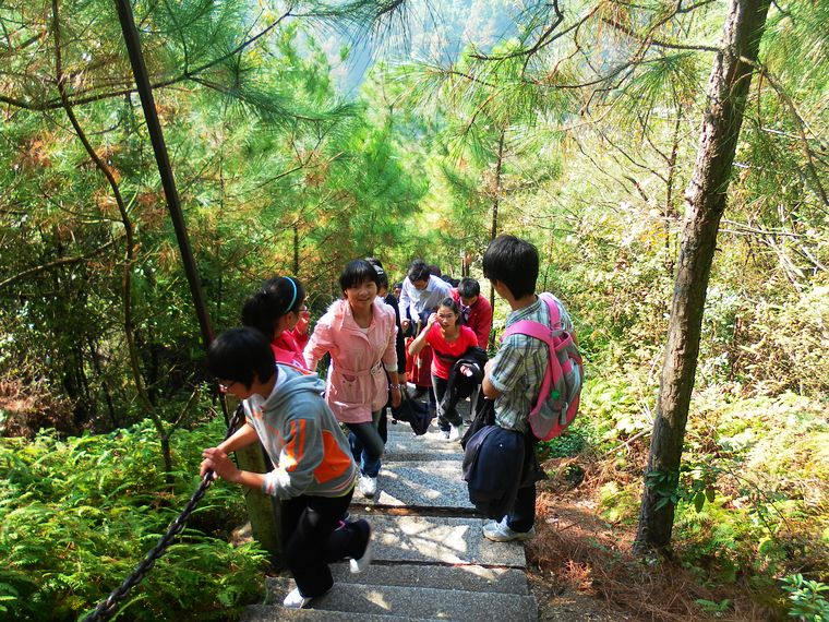 这个台阶好多啊