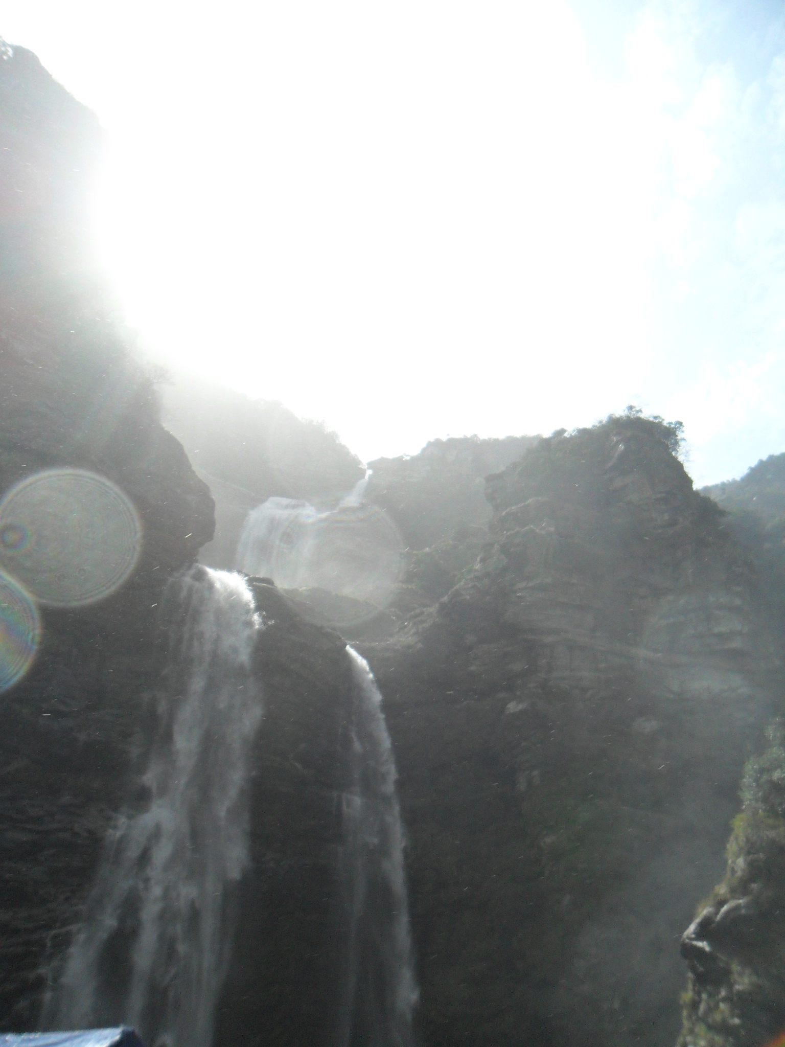 庐山三叠泉瀑布，真的有三层哦！