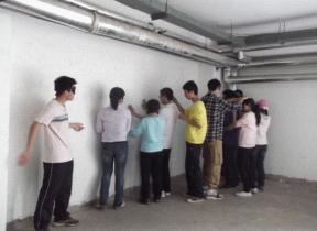 两小组展开精彩角逐