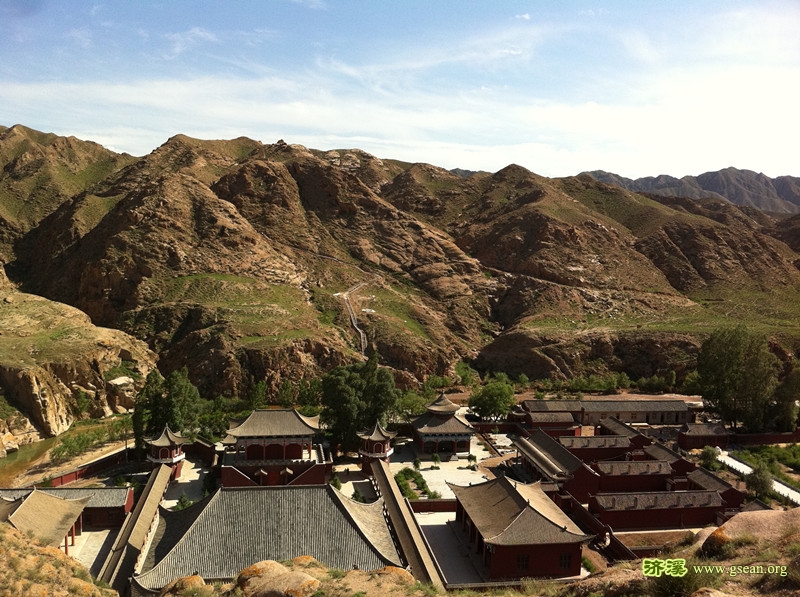 14.4圣容寺全景.jpg