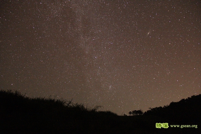 夜幕星空，每天晚上抬起头就等着星星洒落