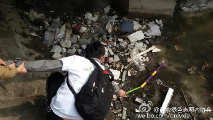 请输入描述