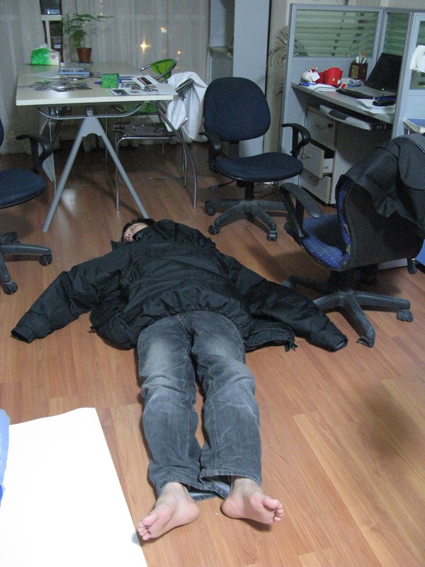 躺无席，睡无被.jpg