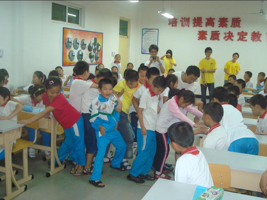 玩游戏 几乎失控 一个孩子 被挤到了 吓我一身冷汗.jpg