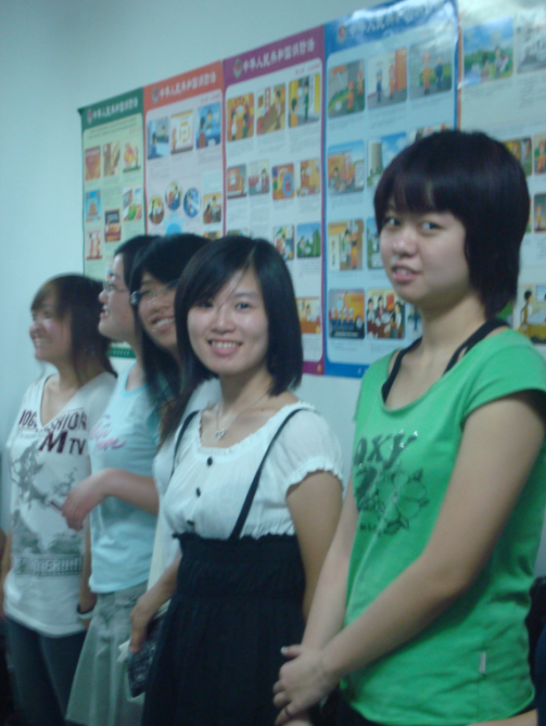 美女，总会被挖掘出来的挖.gif