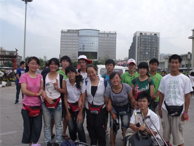 68  5日火车站送别1.jpg
